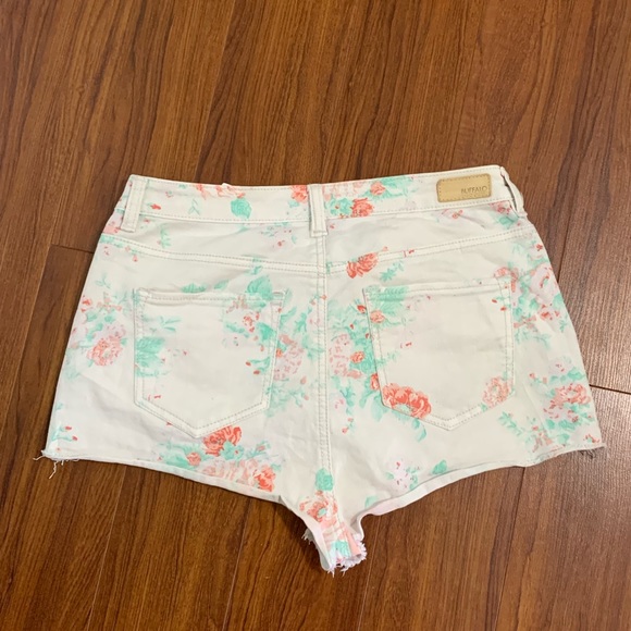 BUFFALO floral high rise denim shorts - Picture 2 of 4